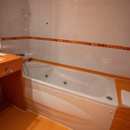 Lluna Hotel *