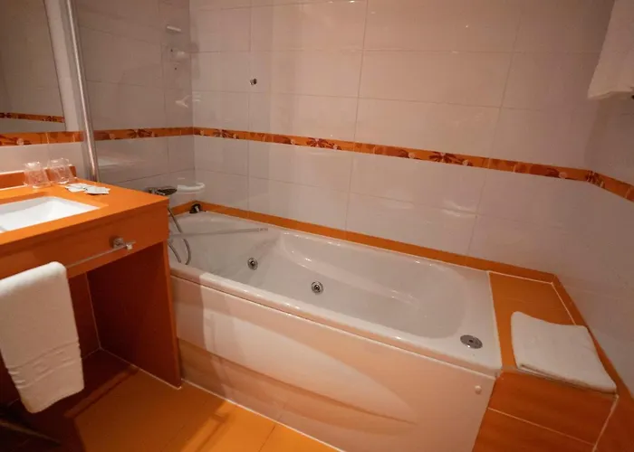 Lluna Ξενοδοχείο *